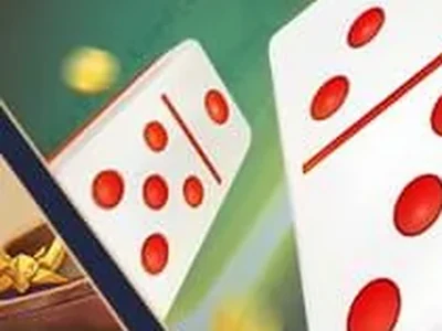 Kartu domino putih dan koin emas di atas meja hijau pada artwork resmi gowin